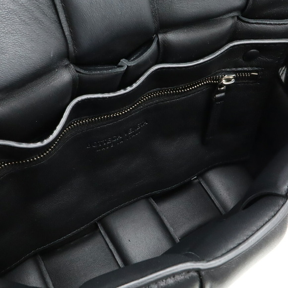 Bottega Veneta Maxi Intrecciato Padded Cassette Bag Black - Picture 6 of 8